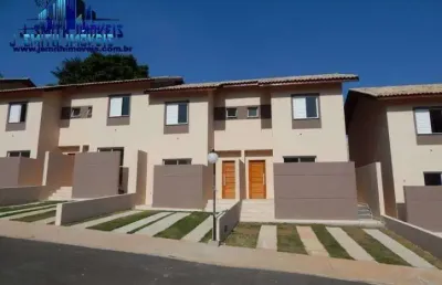 Sobrado 2 suítes, 70m², 2 vagas, pronto com todos acabamentos.