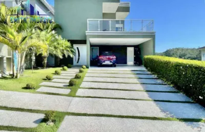 Casa linda, 335m², 3 suítes, 4 vagas, fotovoltaico, piscina aquecida.