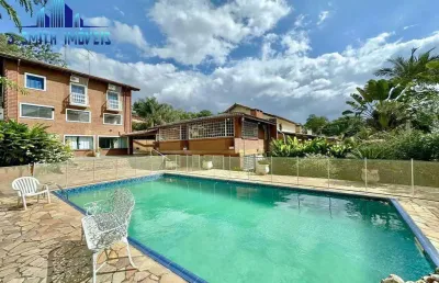 Linda casa chácara com 5 suítes, 3 lareiras, gourmet, piscina, hóspedes!