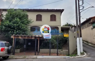 Sobrado com 4 dormitórios e 4 vagas na vila santa catarina!