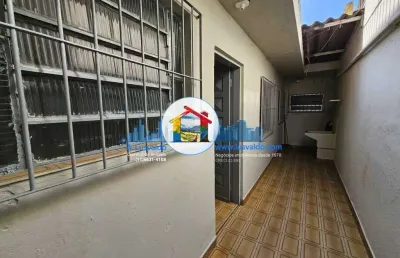 Casa térrea com 1 dormitório, sala, cozinha e banheiro no centro da vila missionária