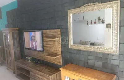 Casa com 2 quartos, 2 vagas de garagem, no bairro aberta dos morros, porto alegre/rs