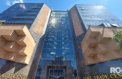Excelente sala comercial na cidade baixa com 2 vagas rotativas a venda.