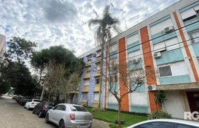 Apartamento à venda no menino deus, com 3 quartos (sendo 1 suíte), 3 banheiros, 1 vaga de garagem.- cód. rp390226