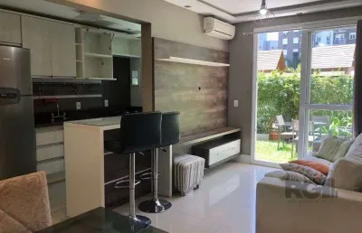 Apartamento com pátio 2 quartos (1 suites) churrasqueira e vaga. infra completa