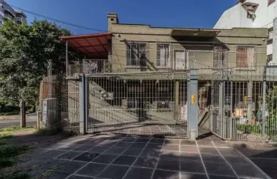 Casa com 2 quartos para alugar na Rua Cabral, 1597, Bela Vista, Porto Alegre