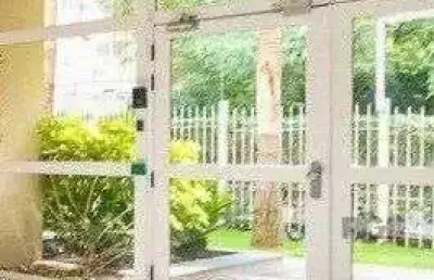 Apartamento 2 dormitórios, sendo 1 suíte, 83 m² de área privativa e 2 vaga(s) de garagem. localizado na rua/av. mario guedes de oliveira, no bairro bom fim em porto alegre.