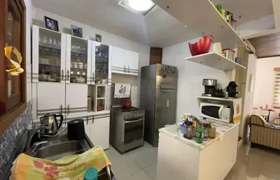 Casa sobrado semi mobiliada com 3 dormitórios no bairro jardim floresta