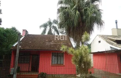 Casa reformada para locação em localização privilegiada – bairro teresópolis