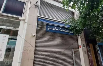 Salão comercial para locação na santa cecília com mezanino, com equipamentos para um salão de cabelereiro, cozinha, banheiros, recepção e vestiário