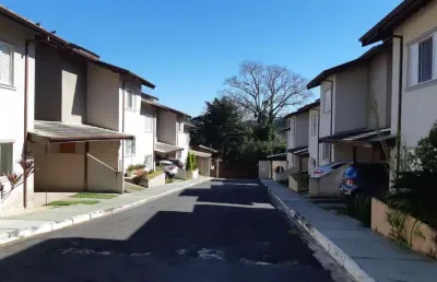 Lindos sobrados à venda em condomínio tranquilo de atibaia