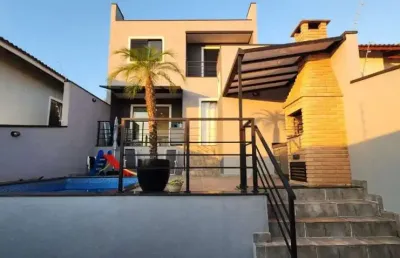 Imóvel totalmente mobiliado! porteira fechada!! lindo sobrado com três dormitórios sendo uma suíte!!!