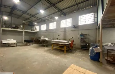Aluguel de galpão comercial com 2 salas espaçosas,  banheiros completo, 4 vagas de garagem exclusivas e incríveis 750,00 m2