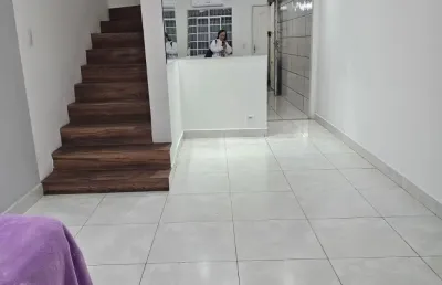 Casa para locação com 2 dormitórios, independente com 1 vaga de garagem