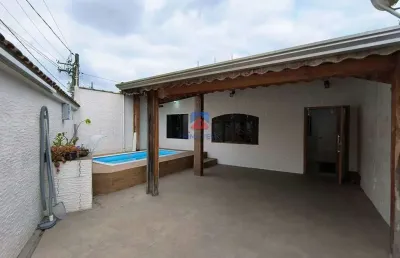 Casa com piscina|03 dormitórios|bairro samambaia|r$ 350.000,00