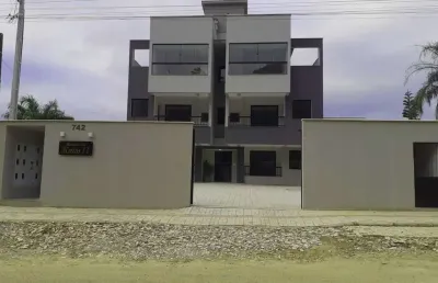Apartamento novo com 2 dormitórios sendo 1 suíte em balneário piçarras-sc