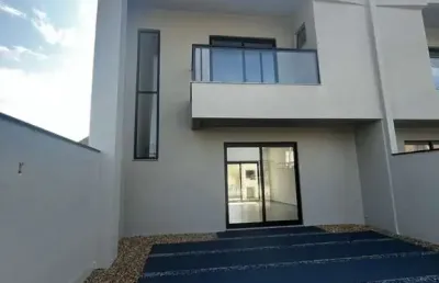 Sobrado alto padrão com 3 dormitórios sendo 1 suíte em ótima localização em balneário piçarras-sc