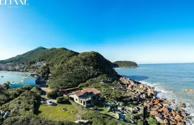 Casa dos sonhos frente mar com 324m² em terreno com 1.156m² em penha-sc
