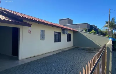 Casa para locação com 4 dormitórios no itacolomi em balneário piçarras-sc