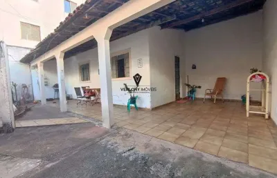Casa simples bem localizado no bairro santa monica.