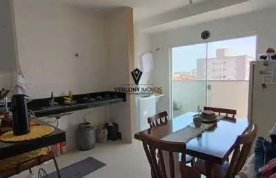 Apartamento 2/4 com suíte e sacada no bairro novo mundo.