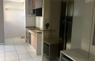Apartamento 2/4 com suíte, sacada, elevador e moveis planejados.