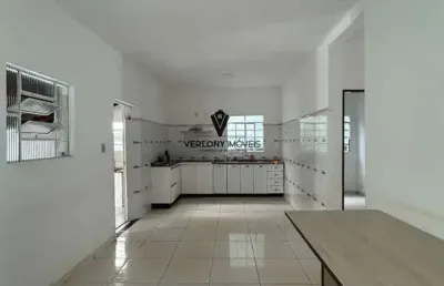 Casa 4/4 e um amplo quintal, e um cômodo de aluguel no bairro jaraguá