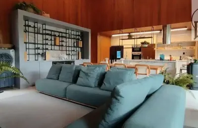 Novíssima casa com 5 suítes, na melhor localização da praia do forte