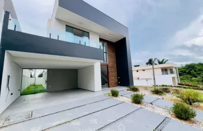 Conheça agora essa casa no condomínio vivendas das marinas, um verdadeiro refúgio com a natureza e exclusividade, 4 suítes, financia!