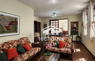 Casa dos sonhos com conforto e lazer no alto, teresópolis!