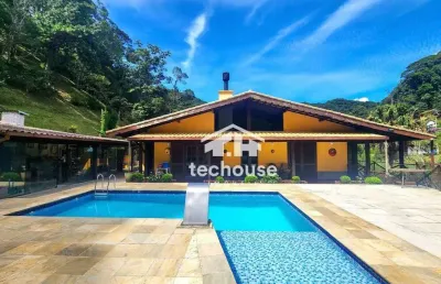 Casa linear, no comary – teresópolis, com 4 qrt, 2 suítes, lazer completo e chalé para hóspedes.