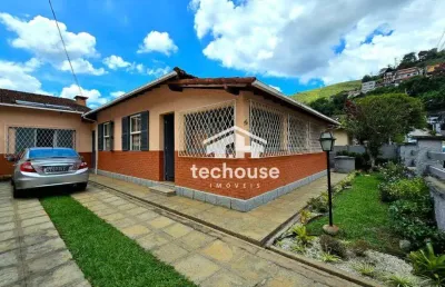Casa linear à venda em teresópolis: conforto e praticidade a menos de 5 minutos do centro e com lazer próprio.