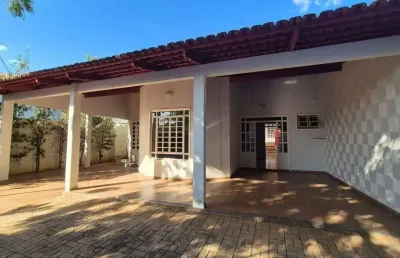 Casa 4/4 com 2 suítes - 208 m²- 108 sul (arse 13) - quadra nobre de palmas/to