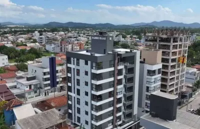 Apartamento com 3 dormitórios a 370m da praia em balneário piçarras