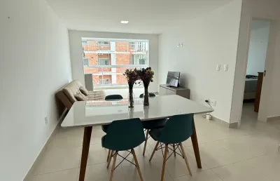 Lindo apartamento de 2 quartos com duas vagas de garagem em guarapari - es