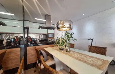 Este lindo apartamento com 2 suítes, 2 vagas de garagem e uma decoração impecável é simplesmente apaixonante