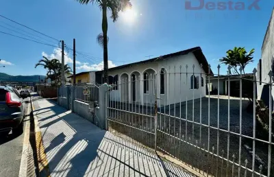 Casa com 3 quartos à venda em Rio Caveiras, Biguaçu 