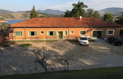 Joanópolis. linda chácara na beira da represa, com acesso a água !