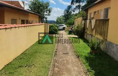 Casa térrea à venda em condomínio village no bairro caetetuba.