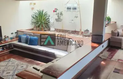 Casa com 4 quartos para alugar na Vila Gardênia, Atibaia 