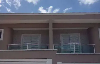 Lindo sobrado parque são domingos, com 3 dorms sendo 3 suites, sala, cozinha e 4 vagas