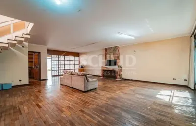 Sobrado a venda na av dória com 481m, 4 quartos, 3 suítes e 3 vagas.