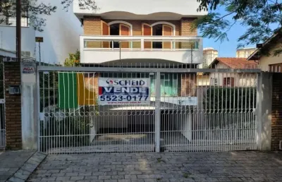 Sobrado em 03 pavimentos em ótima localização na zona sul