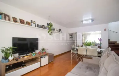 Sobrado reformado com edicula - 3 dorms - 1 suíte e 2 vagas - quintal e churrasqueira