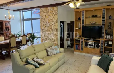 Casa térrea no alto da boa vista com 3 quartos sendo 1 suíte com 5 vagas de garagem!!!