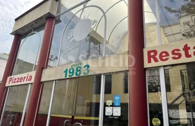 Prédio comercial na santo amaro com 2 banheiros e 2 vagas de garagem.