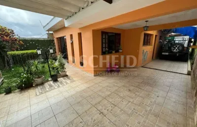 Casa térrea no campo grande - próximo ao jardim marajoara - 3 dorms - 1 suíte - closet -  5 vagas