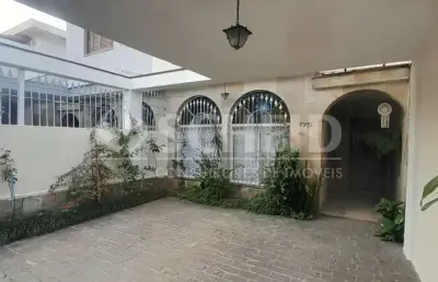Casa à venda com 4 quartos, 02 suítes no jardim aeroporto