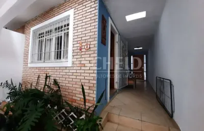 Sobrado com 3 quartos e 1 suíte no campo grande, 2 vagas de garagem