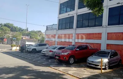 Excelente predio  esquina contendo  2 andares mais terreo vão livre
